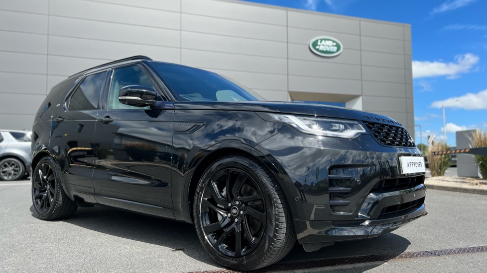 Land Rover Discovery 3.0 D300 R-Dynamic HSE 5dr Auto Diesel Station Wagon - Image 25