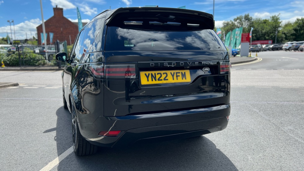 Land Rover Discovery 3.0 D300 R-Dynamic HSE 5dr Auto Diesel Station Wagon - Image 28