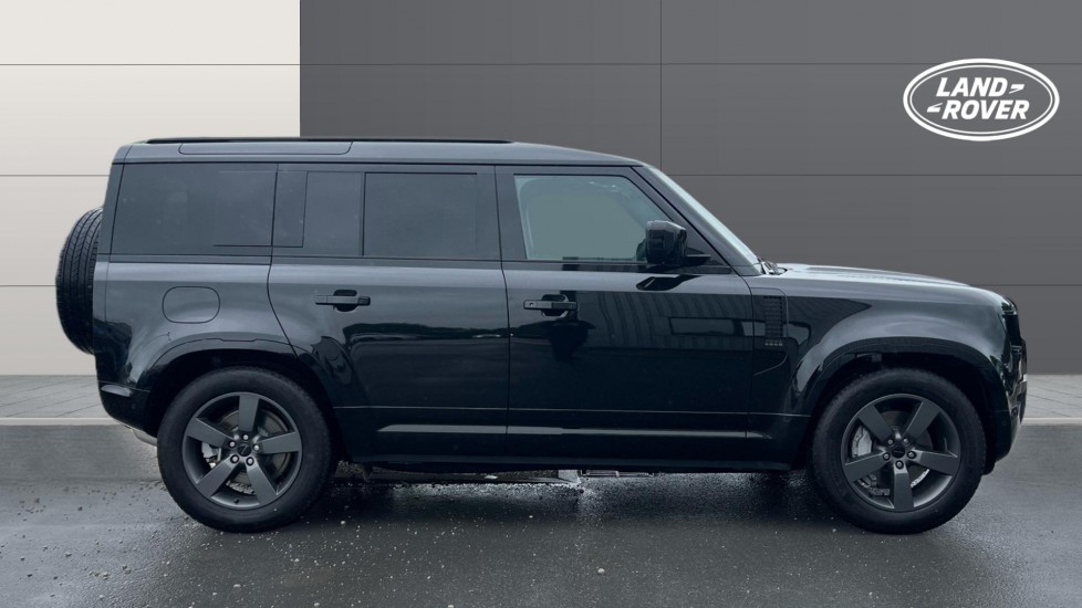 Land Rover Defender 3.0 D350 X-Dynamic SE 110 5dr Auto Diesel Estate - Image 5