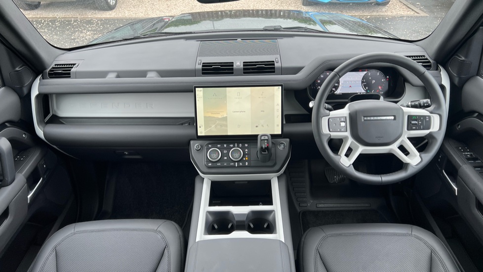 Land Rover Defender 3.0 D350 X-Dynamic SE 110 5dr Auto Diesel Estate - Image 9
