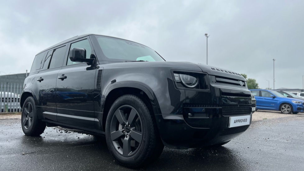 Land Rover Defender 3.0 D350 X-Dynamic SE 110 5dr Auto Diesel Estate - Image 25