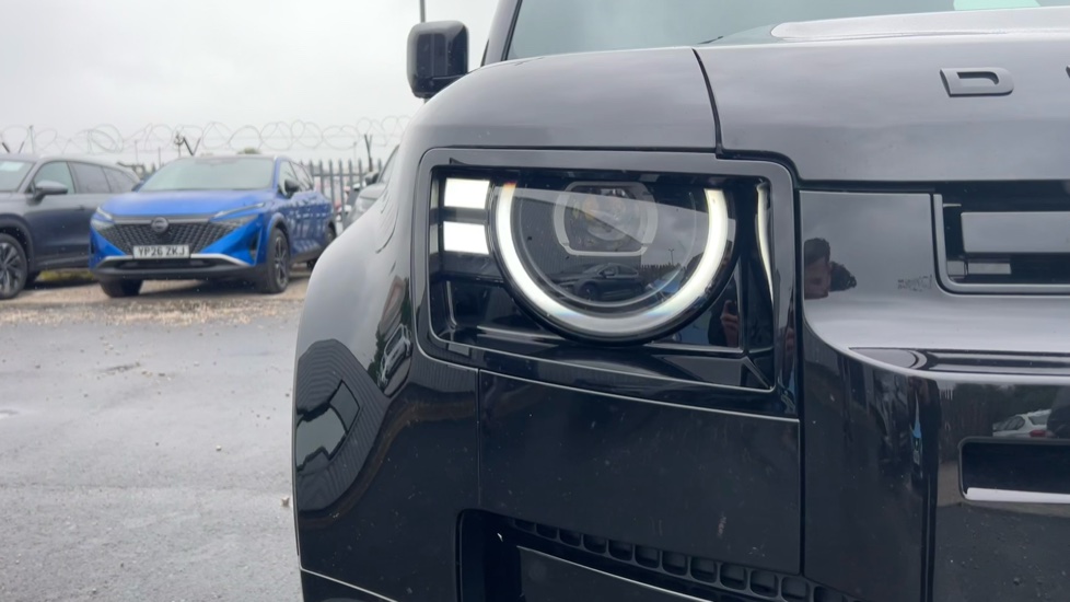 Land Rover Defender 3.0 D350 X-Dynamic SE 110 5dr Auto Diesel Estate - Image 29