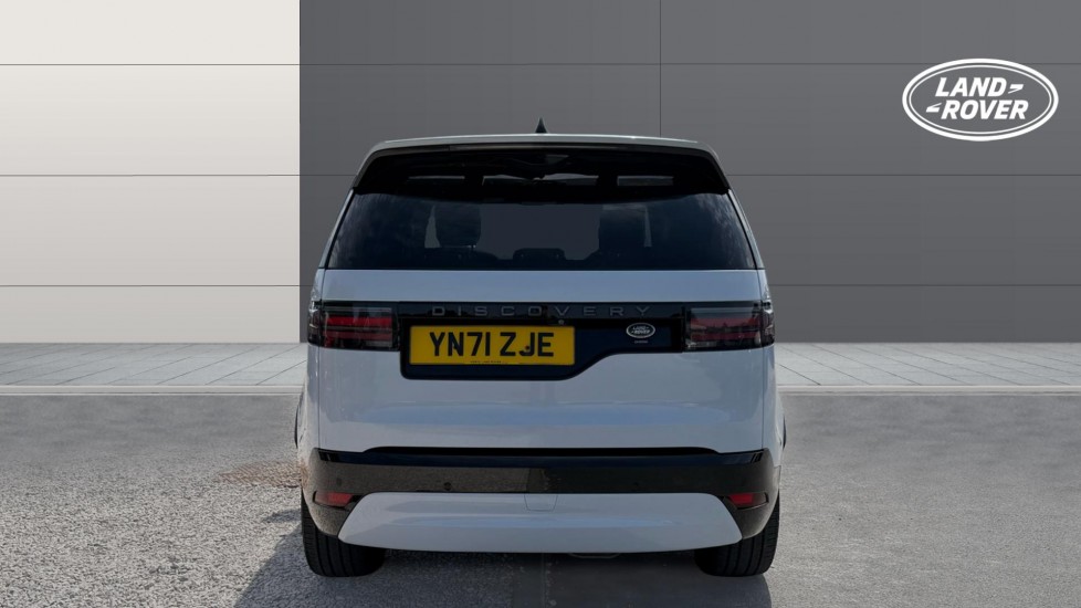 Land Rover Discovery 3.0 D300 R-Dynamic HSE 5dr Auto Diesel Station Wagon - Image 6