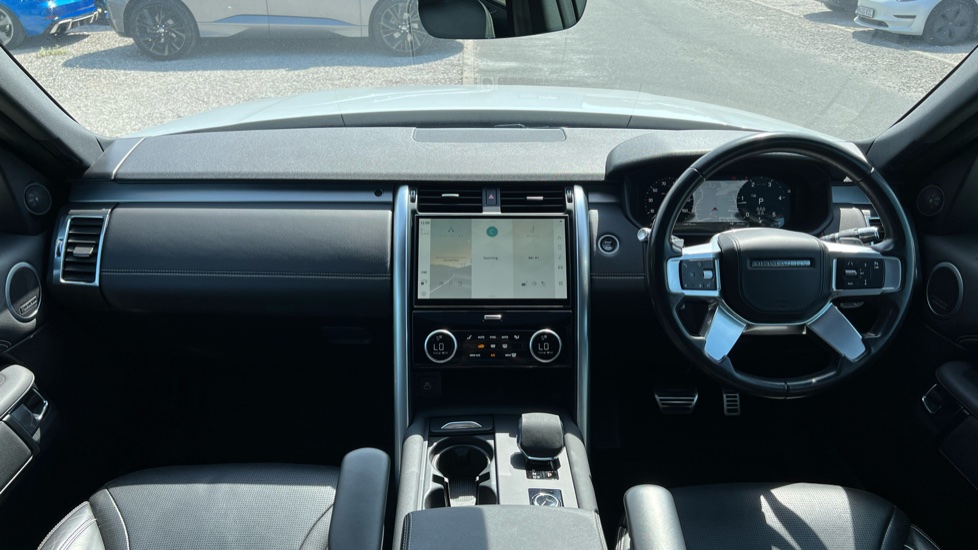 Land Rover Discovery 3.0 D300 R-Dynamic HSE 5dr Auto Diesel Station Wagon - Image 9