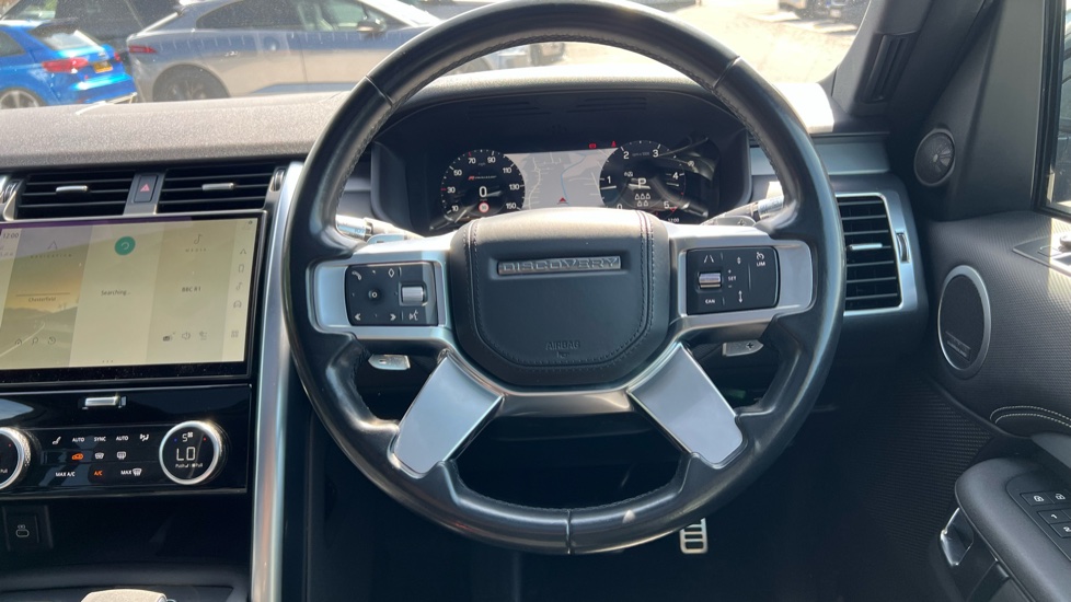 Land Rover Discovery 3.0 D300 R-Dynamic HSE 5dr Auto Diesel Station Wagon - Image 15