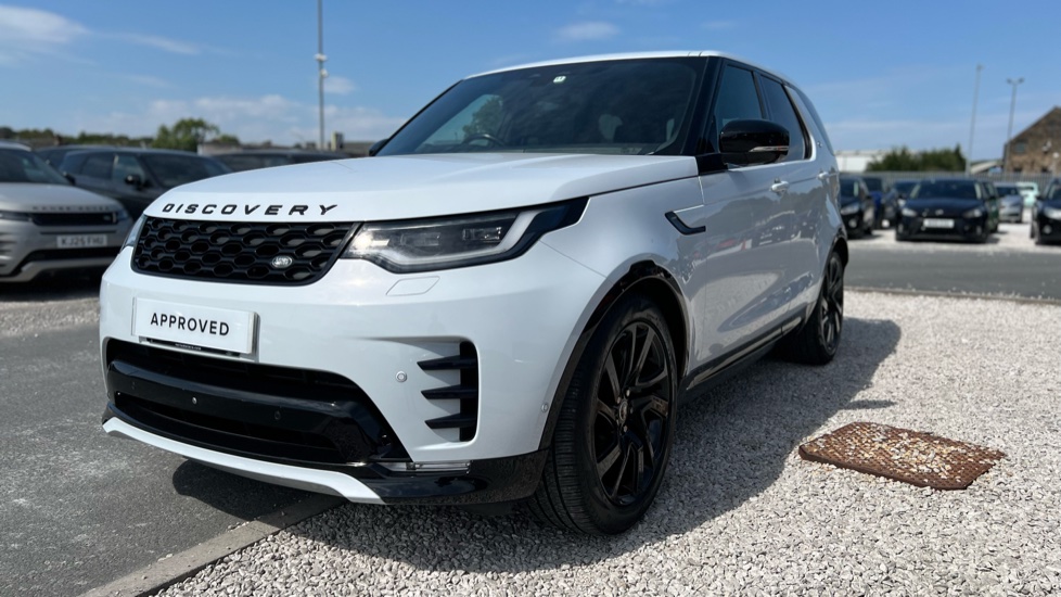 Land Rover Discovery 3.0 D300 R-Dynamic HSE 5dr Auto Diesel Station Wagon - Image 24
