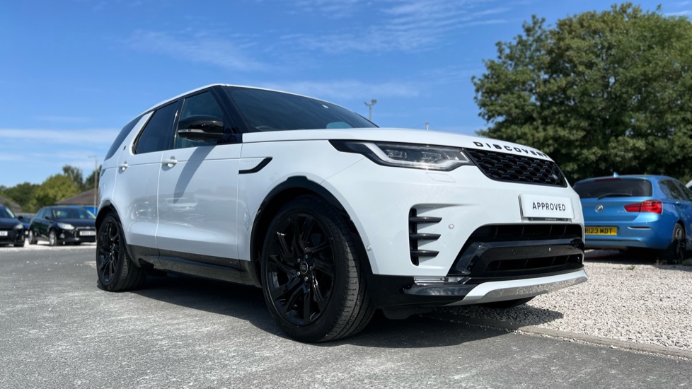 Land Rover Discovery 3.0 D300 R-Dynamic HSE 5dr Auto Diesel Station Wagon - Image 25