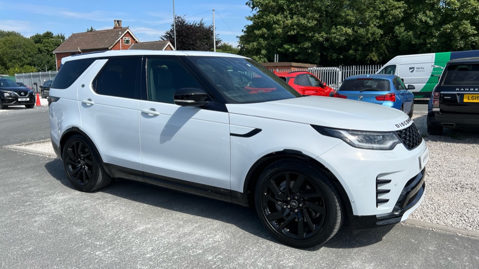 Land Rover Discovery 3.0 D300 R-Dynamic HSE 5dr Auto Diesel Station Wagon - Image 26