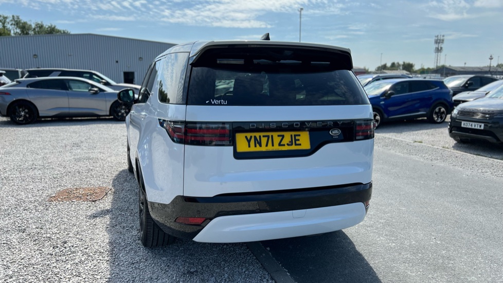 Land Rover Discovery 3.0 D300 R-Dynamic HSE 5dr Auto Diesel Station Wagon - Image 28