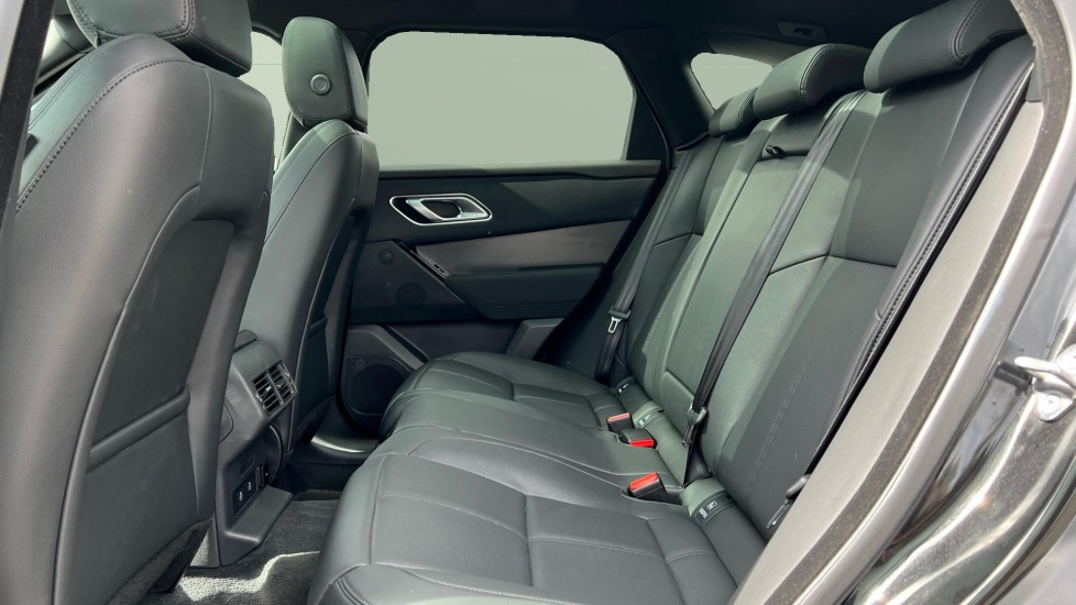 Land Rover Range Rover Velar 2.0 D200 MHEV Dynamic SE 5dr Auto Diesel Estate - Image 4
