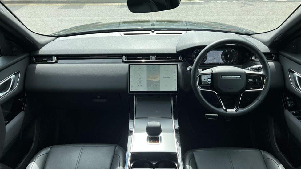 Land Rover Range Rover Velar 2.0 D200 MHEV Dynamic SE 5dr Auto Diesel Estate - Image 9