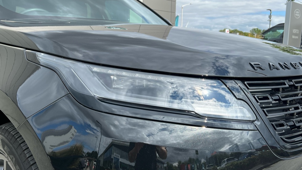 Land Rover Range Rover Velar 2.0 D200 MHEV Dynamic SE 5dr Auto Diesel Estate - Image 17