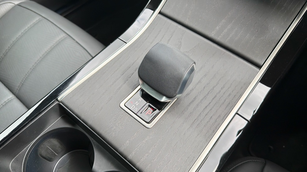Land Rover Range Rover Evoque 2.0 D200 Autobiography 5dr Auto [Revised] Diesel Hatchback - Image 13