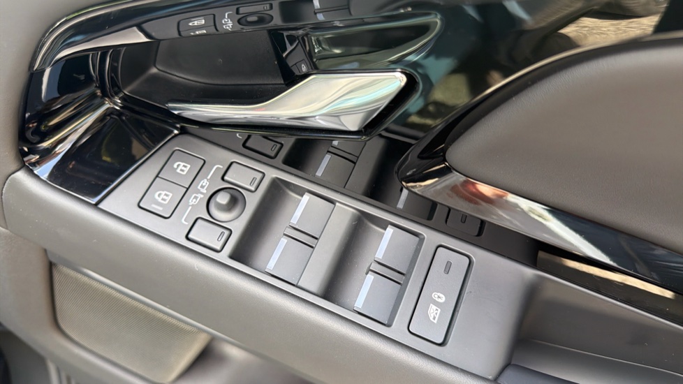 Land Rover Range Rover Evoque 2.0 D200 Autobiography 5dr Auto [Revised] Diesel Hatchback - Image 23