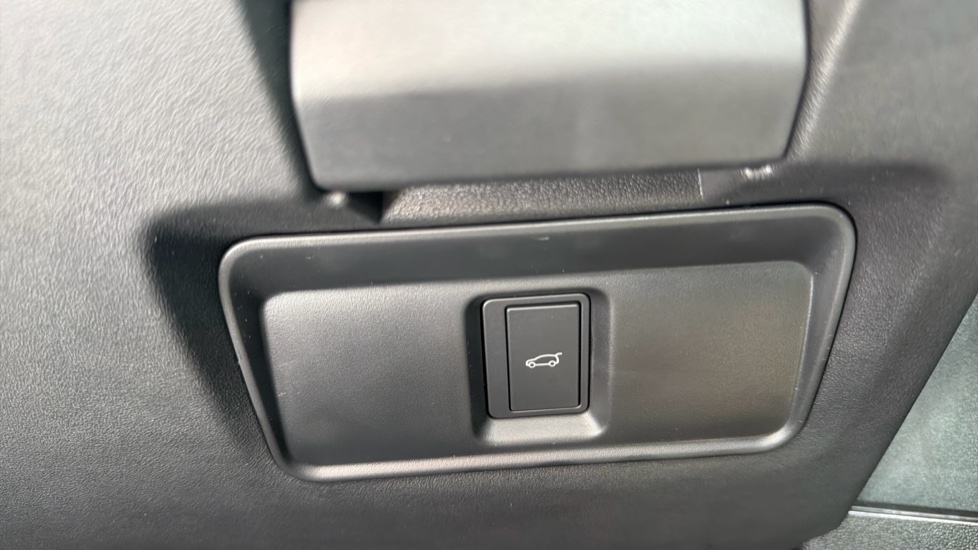 Land Rover Range Rover Evoque 2.0 D200 Autobiography 5dr Auto [Revised] Diesel Hatchback - Image 26