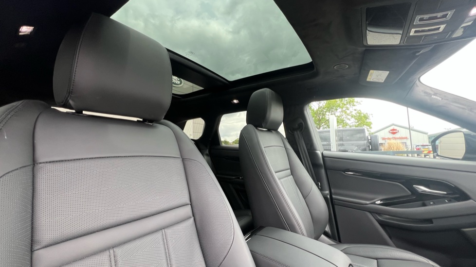 Land Rover Range Rover Evoque 2.0 D200 Autobiography 5dr Auto [Revised] Diesel Hatchback - Image 37