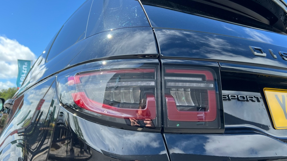 Land Rover Discovery Sport 2.0 D200 Dynamic SE 5dr Auto [5 Seat] Diesel Station Wagon - Image 19