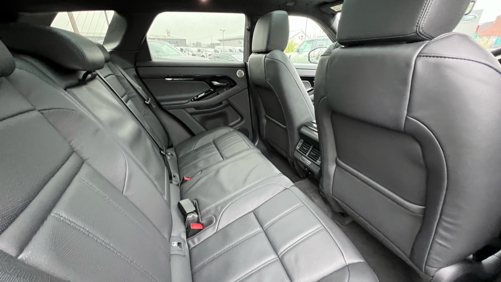 Land Rover Range Rover Evoque 1.5 P270e Autobiography 5dr Auto Hatchback - Image 32