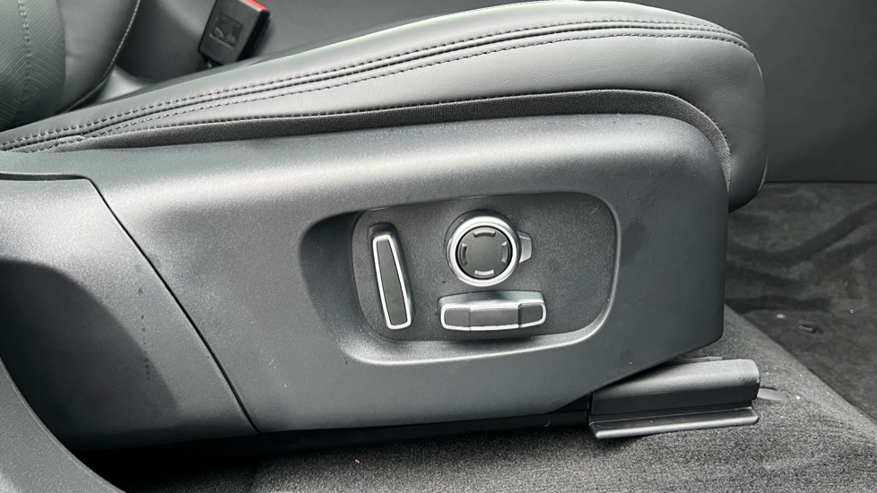 Land Rover Range Rover Evoque 1.5 P270e Autobiography 5dr Auto Hatchback - Image 36