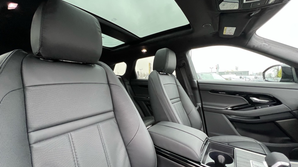 Land Rover Range Rover Evoque 1.5 P270e Autobiography 5dr Auto Hatchback - Image 37