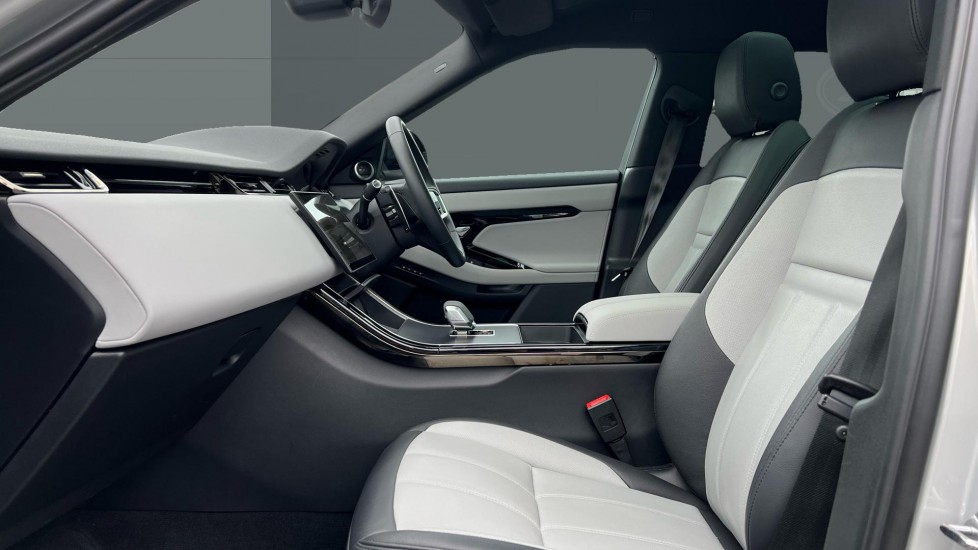 Land Rover Range Rover Evoque 2.0 D200 Edition 5dr Auto Diesel Hatchback - Image 3