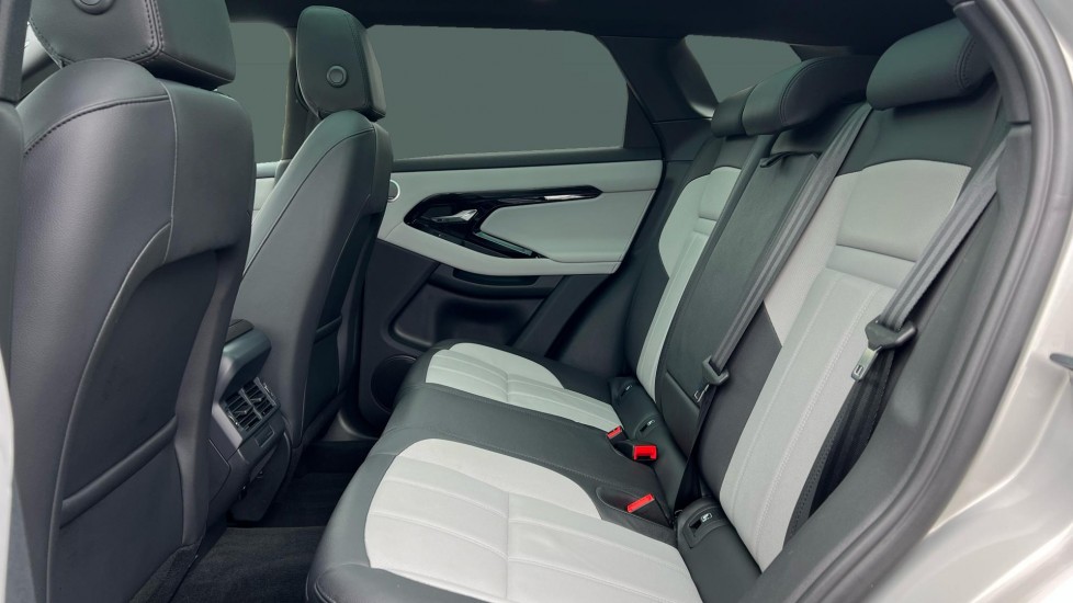 Land Rover Range Rover Evoque 2.0 D200 Edition 5dr Auto Diesel Hatchback - Image 4