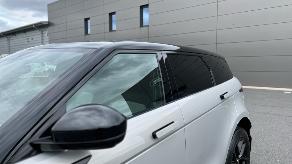 Land Rover Range Rover Evoque 2.0 D200 Edition 5dr Auto Diesel Hatchback - Image 22