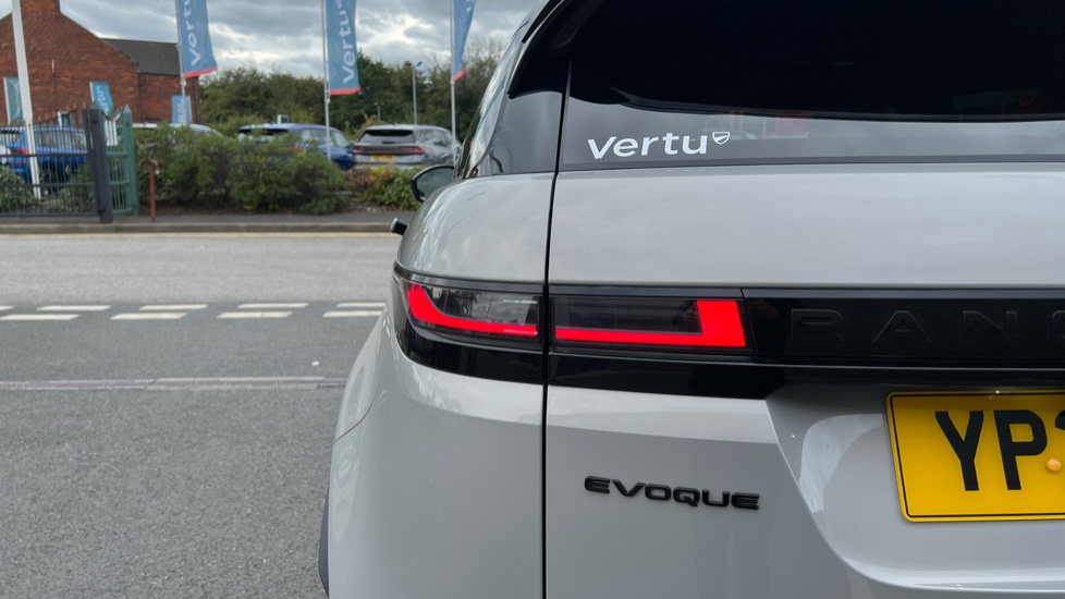 Land Rover Range Rover Evoque 2.0 D200 Edition 5dr Auto Diesel Hatchback - Image 30