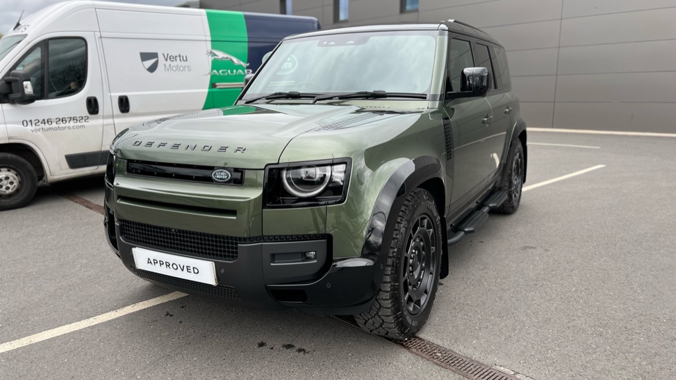 Land Rover Defender 3.0 D250 X-Dynamic HSE 110 5dr Auto Diesel Estate - Image 24