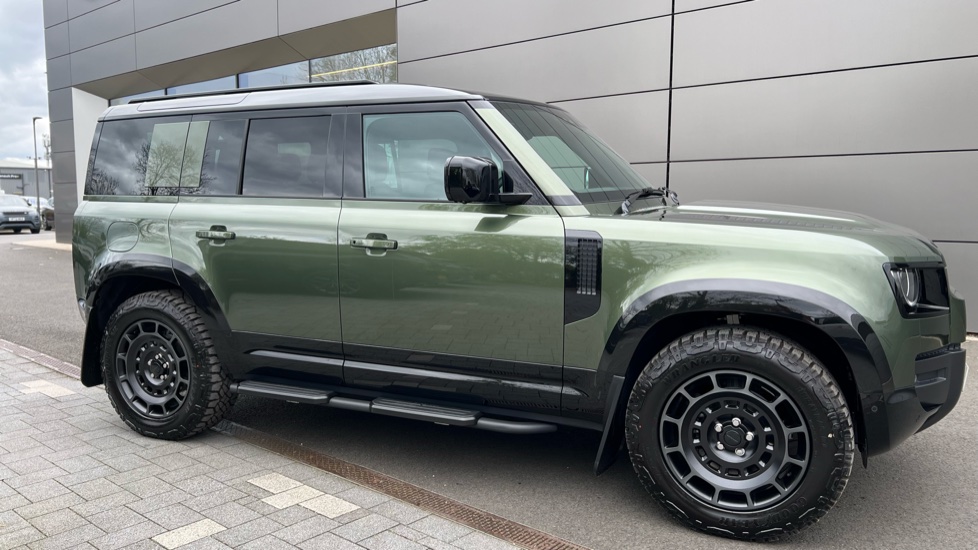 Land Rover Defender 3.0 D250 X-Dynamic HSE 110 5dr Auto Diesel Estate - Image 26