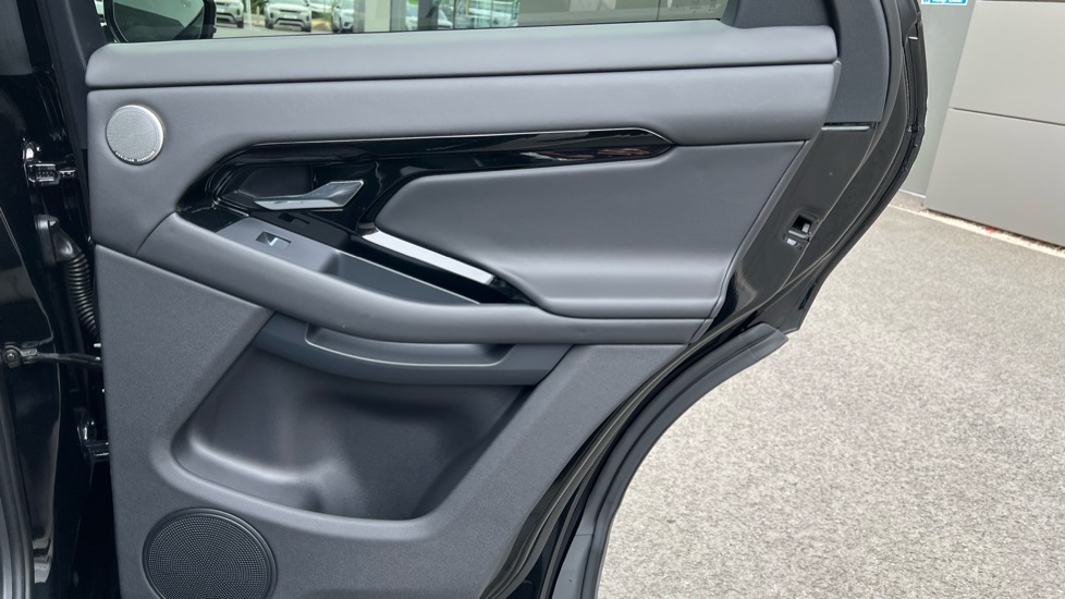Land Rover Range Rover Evoque 2.0 D200 Autobiography 5dr Auto [Revised] Diesel Hatchback - Image 31