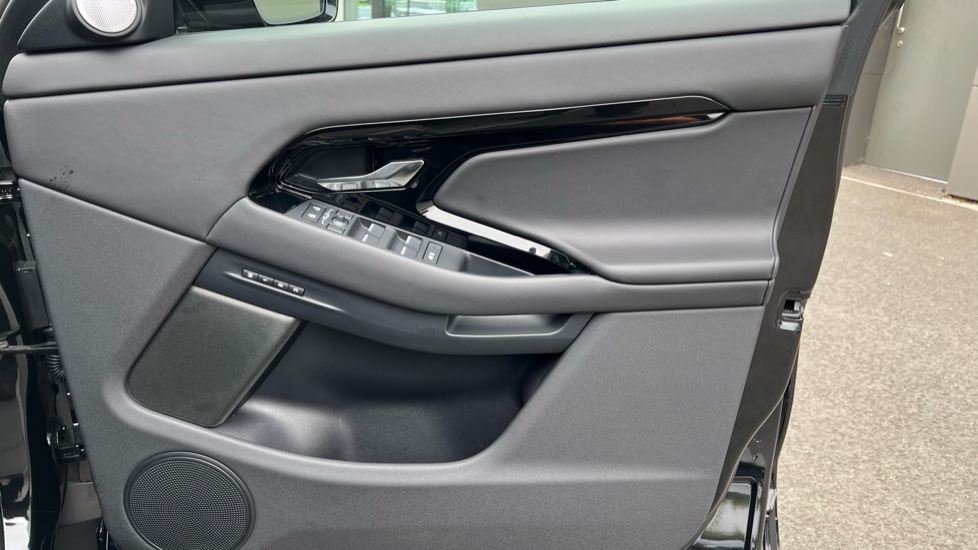 Land Rover Range Rover Evoque 2.0 D200 Autobiography 5dr Auto [Revised] Diesel Hatchback - Image 34