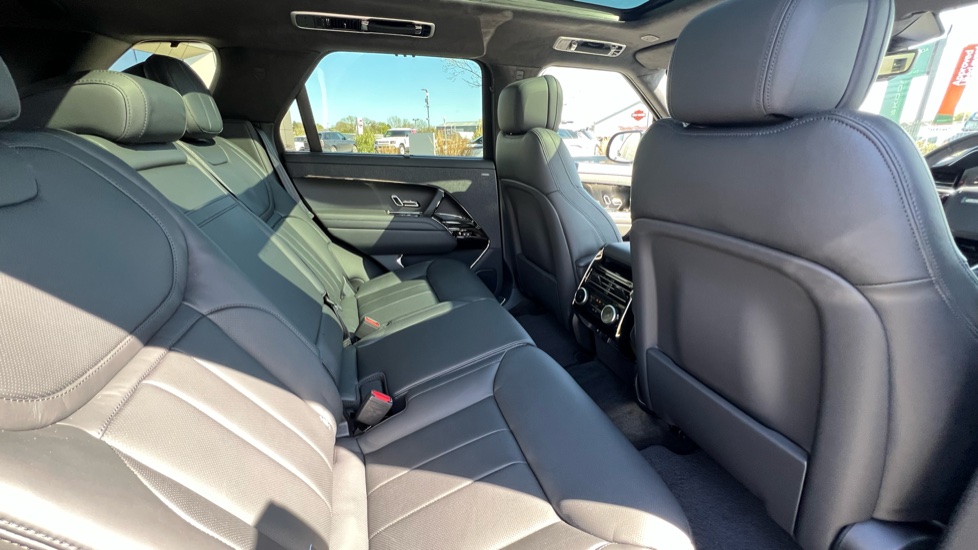Land Rover Range Rover Sport 3.0 P460e Autobiography 5dr Auto Estate - Image 31