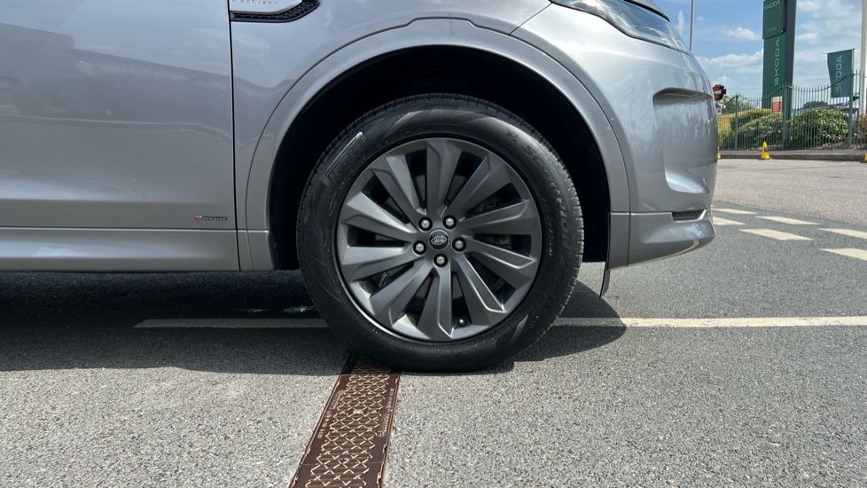 Land Rover Discovery Sport 2.0 D180 R-Dynamic SE 5dr Auto Diesel Station Wagon - Image 8