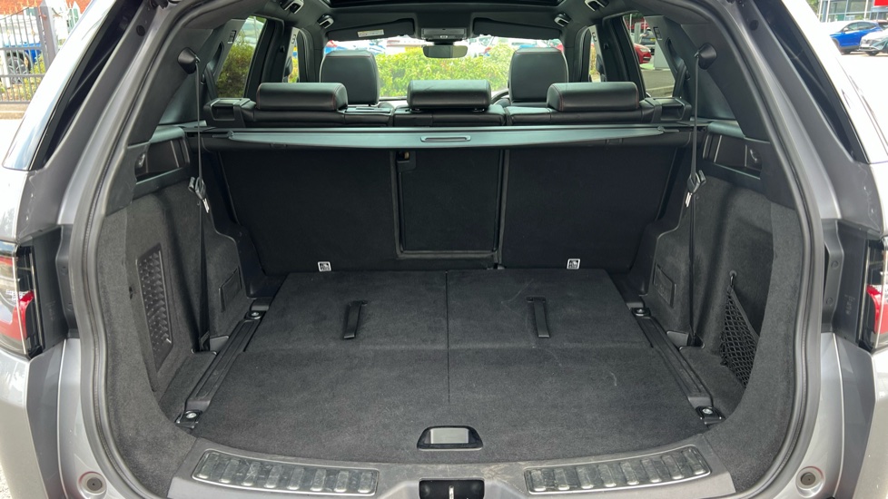 Land Rover Discovery Sport 2.0 D180 R-Dynamic SE 5dr Auto Diesel Station Wagon - Image 10