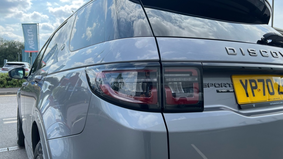 Land Rover Discovery Sport 2.0 D180 R-Dynamic SE 5dr Auto Diesel Station Wagon - Image 19