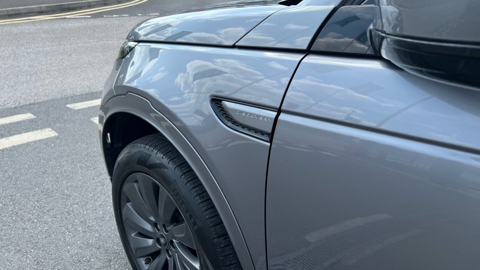 Land Rover Discovery Sport 2.0 D180 R-Dynamic SE 5dr Auto Diesel Station Wagon - Image 20