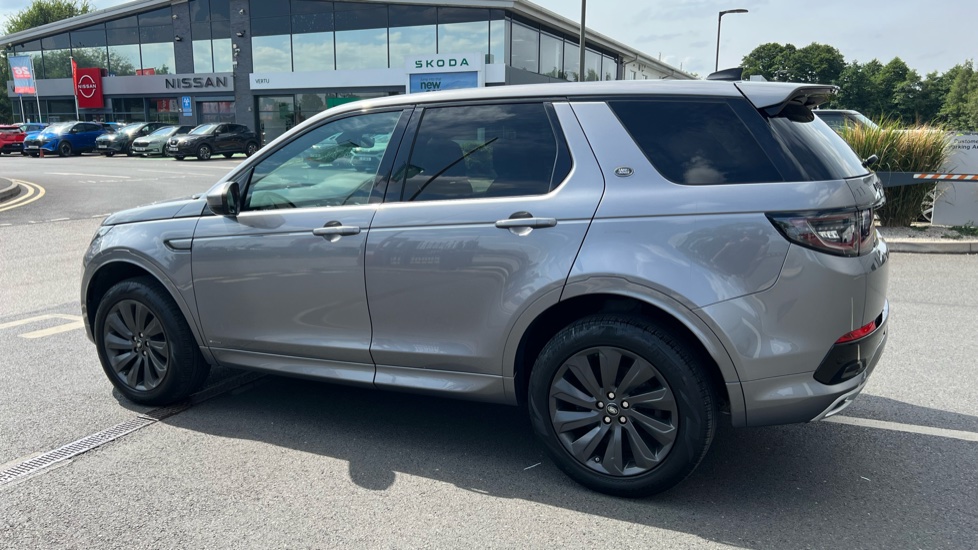 Land Rover Discovery Sport 2.0 D180 R-Dynamic SE 5dr Auto Diesel Station Wagon - Image 21