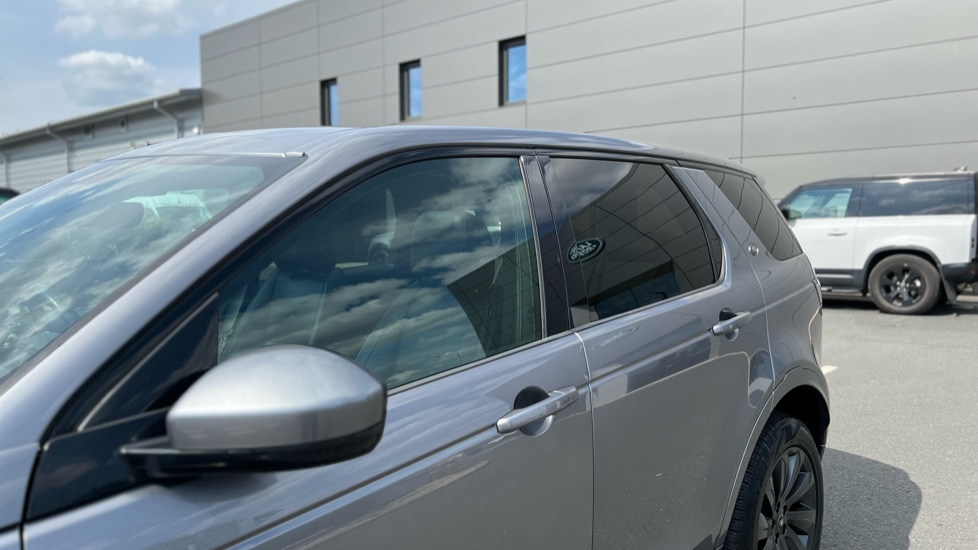 Land Rover Discovery Sport 2.0 D180 R-Dynamic SE 5dr Auto Diesel Station Wagon - Image 22