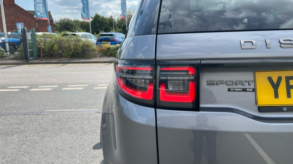Land Rover Discovery Sport 2.0 D180 R-Dynamic SE 5dr Auto Diesel Station Wagon - Image 30