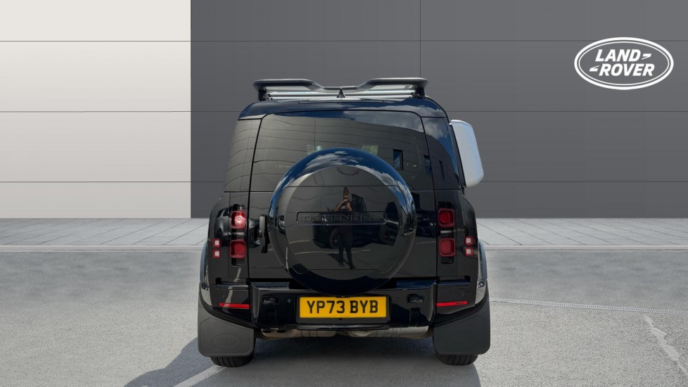Land Rover Defender 3.0 D250 X-Dynamic HSE 90 3dr Auto Diesel Estate - Image 6