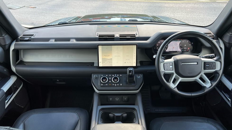 Land Rover Defender 3.0 D250 X-Dynamic HSE 90 3dr Auto Diesel Estate - Image 9