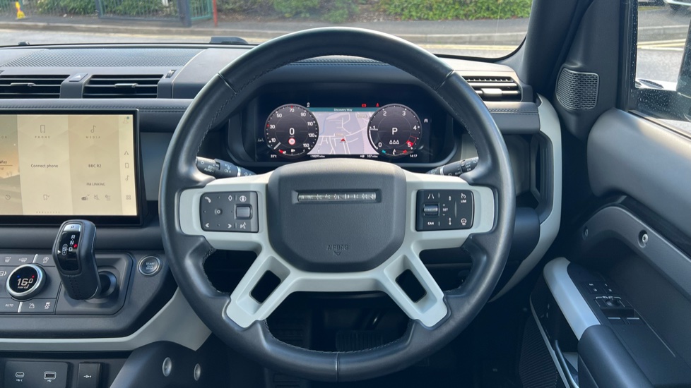 Land Rover Defender 3.0 D250 X-Dynamic HSE 90 3dr Auto Diesel Estate - Image 15