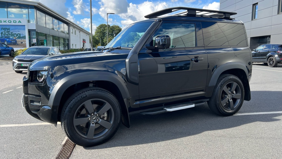Land Rover Defender 3.0 D250 X-Dynamic HSE 90 3dr Auto Diesel Estate - Image 23