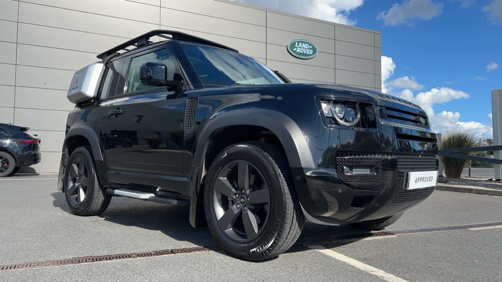 Land Rover Defender 3.0 D250 X-Dynamic HSE 90 3dr Auto Diesel Estate - Image 25