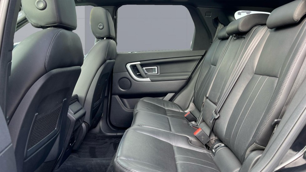 Land Rover Discovery Sport 2.0 TD4 180 HSE Black 5dr Auto Diesel Station Wagon - Image 4