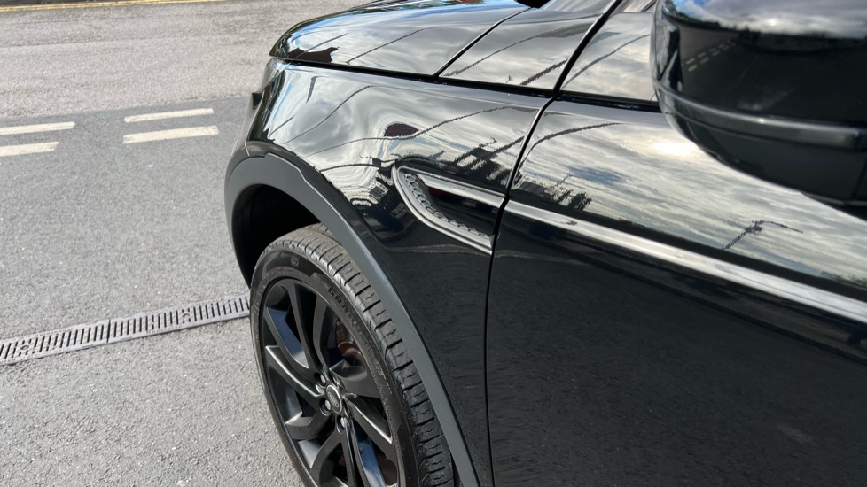 Land Rover Discovery Sport 2.0 TD4 180 HSE Black 5dr Auto Diesel Station Wagon - Image 20