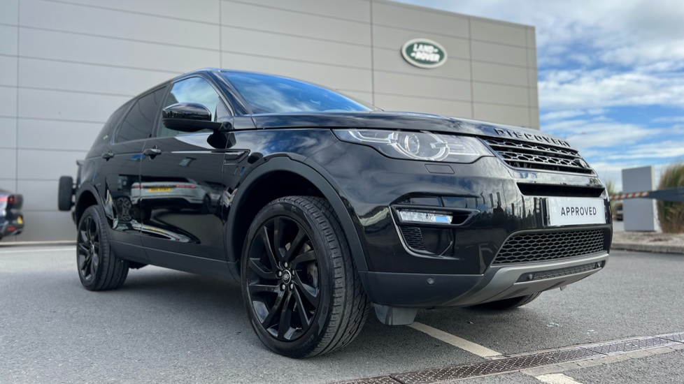 Land Rover Discovery Sport 2.0 TD4 180 HSE Black 5dr Auto Diesel Station Wagon - Image 25