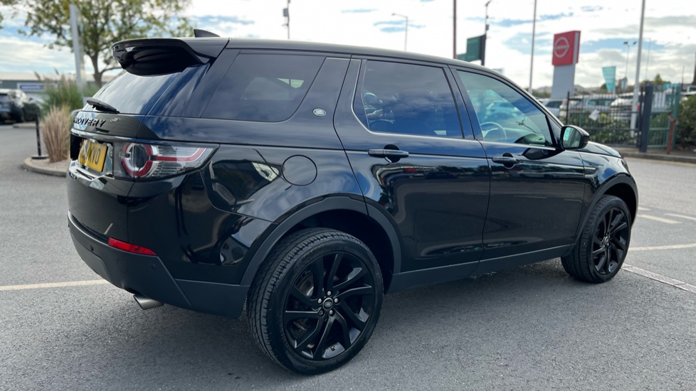 Land Rover Discovery Sport 2.0 TD4 180 HSE Black 5dr Auto Diesel Station Wagon - Image 27