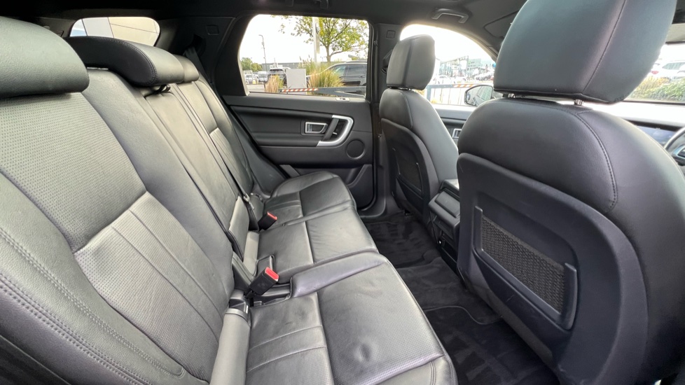 Land Rover Discovery Sport 2.0 TD4 180 HSE Black 5dr Auto Diesel Station Wagon - Image 32